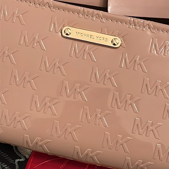 Brand New Michael Kors Logo Debossed Zippered Belt Bag in Fawn Shiny Neutral main image 14
